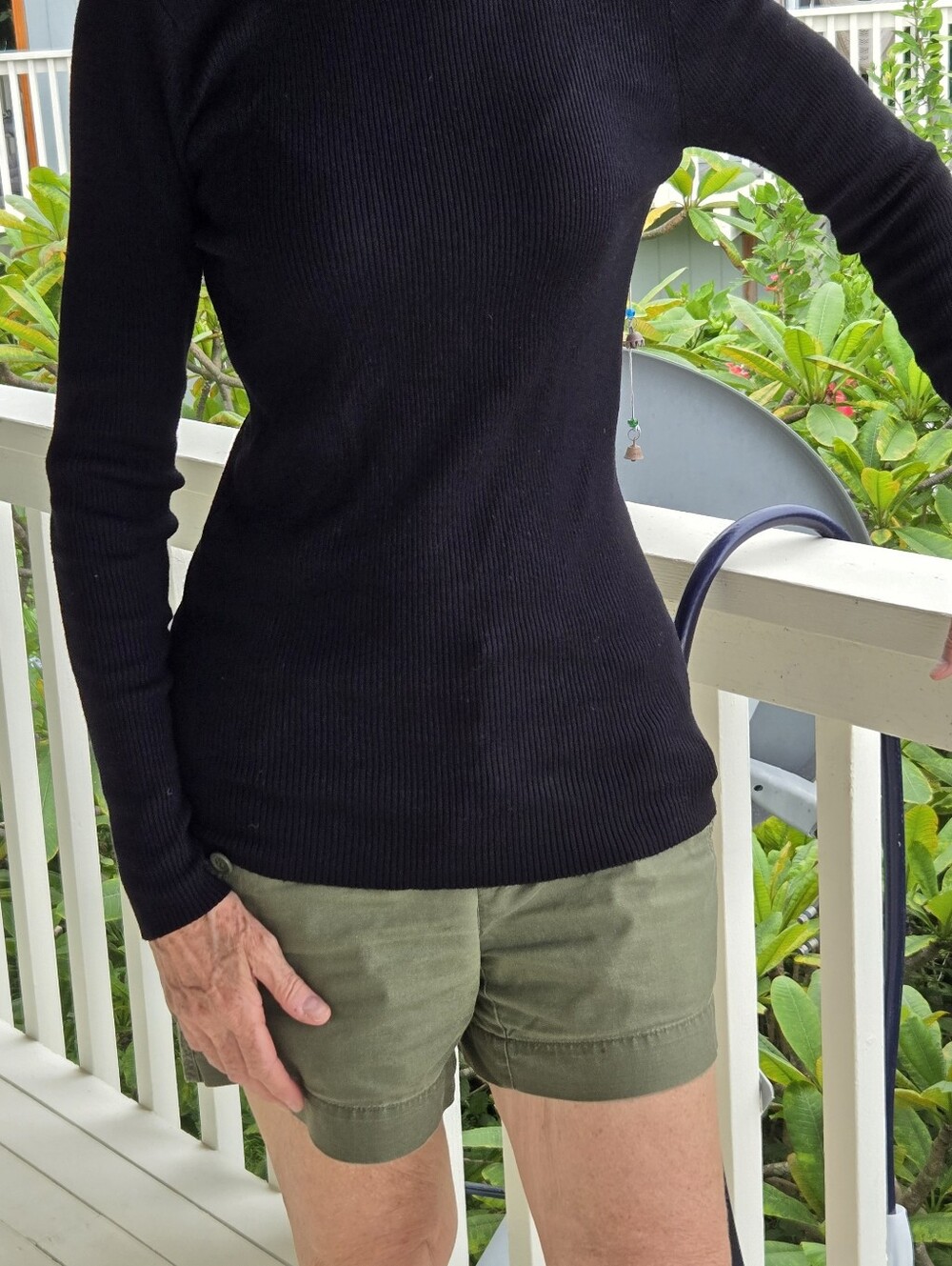 EXPRESS Women's Soft Black Turtleneck Sweater. Like New. - Picture 2 of 10